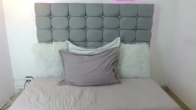 Snapshot of Luna_vixen1 chatting on March 3, 2026, 6:58 pm Luna vixen1 online show from March 3, 2026, 6:58 pm