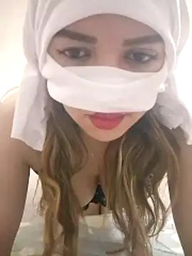 RolaGirl online show from March 5, 2026, 7:32 pm