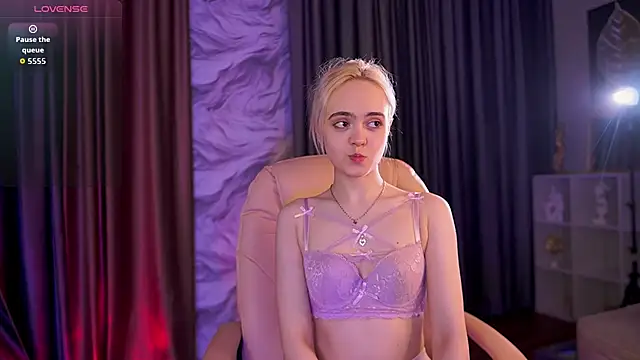 Bambi Bloom online show from March 20, 2026, 5:45 am