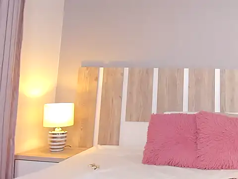 EmilySearss online show from March 24, 2026, 7:30 pm