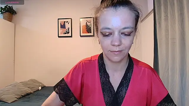 Snapshot of Yana-XX chatting on July 12, 2026, 7:05 pm Yana-XX online show from July 12, 2026, 7:05 pm