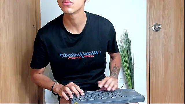 Camiloriiveera online show from March 27, 2026, 6:51 pm