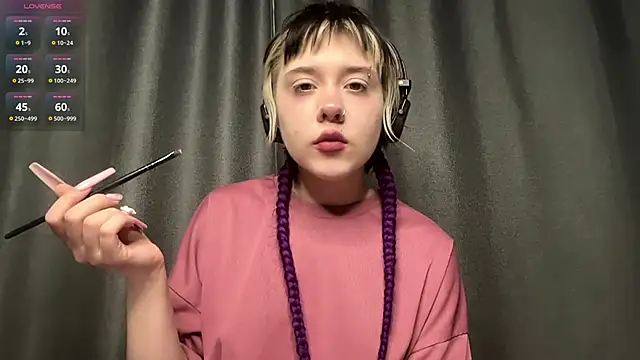 AueshaSimon online show from March 21, 2026, 5:01 am