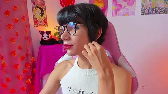 Madeline 21 online show from March 8, 2026, 5:11 am