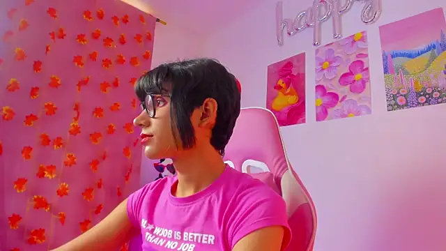 Madeline 21 online show from April 18, 2026, 12:20 pm