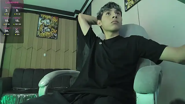 DeilanWolf online show from March 4, 2026, 4:29 am