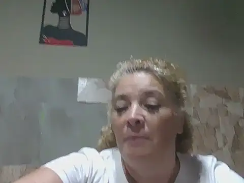 momismilf544 online show from March 30, 2026, 12:11 am