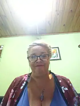 momismilf544 online show from April 26, 2026, 5:21 pm