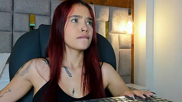 Snapshot of camilaa_smith_ chatting on February 27, 2026, 8:53 pm camilaa smith online show from February 27, 2026, 8:53 pm