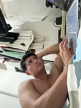 Snapshot of David-latinlover chatting on March 4, 2026, 6:14 pm David-latinlover online show from March 4, 2026, 6:14 pm