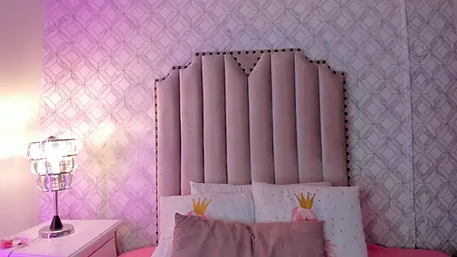 mika doll online show from March 29, 2026, 3:17 am