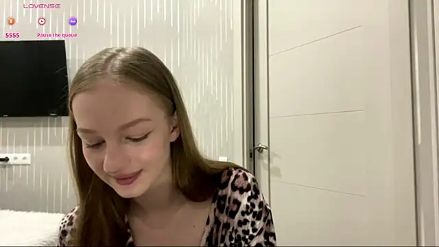 Anika Socutehe online show from May 31, 2026, 9:05 pm