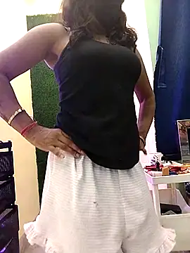 Tinaa baby online show from April 14, 2026, 5:52 pm