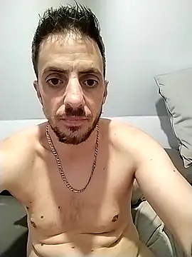 hommebi64 online show from March 2, 2026, 9:16 am