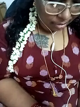 Snapshot of deepika-mallus chatting on May 5, 2026, 5:10 pm deepika-mallus online show from May 5, 2026, 5:10 pm