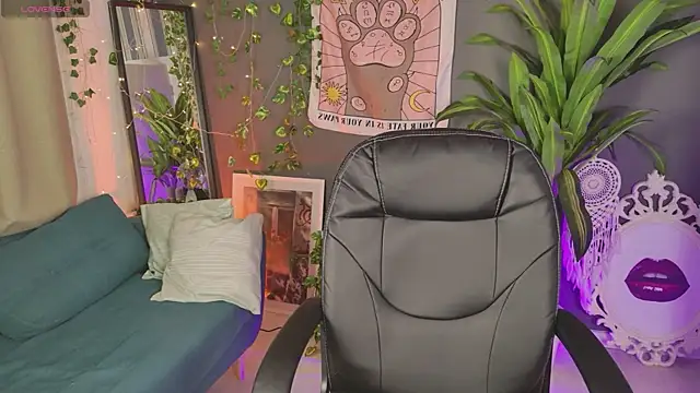 Snapshot of Nami_Umi chatting on March 4, 2026, 9:32 pm Nami Umi online show from March 4, 2026, 9:32 pm