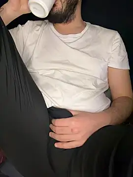 Sertt161 online show from April 15, 2026, 9:48 pm