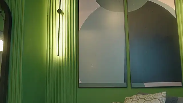 Mia and Belmonth online show from April 20, 2026, 7:04 pm