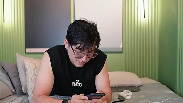 Mia and Belmonth online show from May 22, 2026, 6:57 pm
