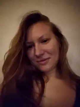 Snapshot of August_Shine chatting on March 31, 2026, 6:41 pm August Shine online show from March 31, 2026, 6:41 pm