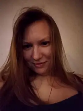 Snapshot of August_Shine chatting on April 8, 2026, 6:08 pm August Shine online show from April 8, 2026, 6:08 pm
