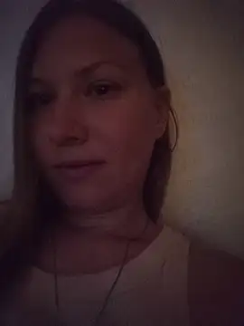 Snapshot of August_Shine chatting on May 20, 2026, 6:14 pm August Shine online show from May 20, 2026, 6:14 pm