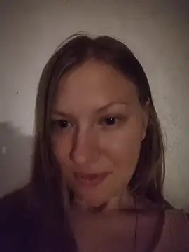 Snapshot of August_Shine chatting on May 26, 2026, 6:04 pm August Shine online show from May 26, 2026, 6:04 pm