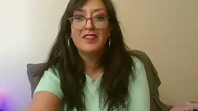 eleanorrox915 online show from April 20, 2026, 3:37 pm