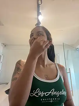 VioletaHills  online show from March 31, 2026, 12:27 pm