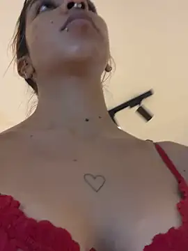 VioletaHills  online show from April 18, 2026, 11:58 am