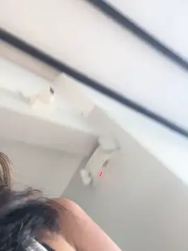 VioletaHills  online show from April 20, 2026, 12:19 pm