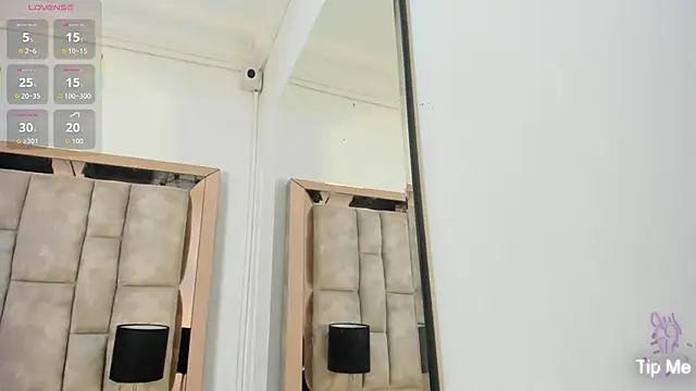 Titan Moreno  online show from March 26, 2026, 12:00 pm