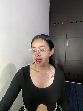 Anni Rose online show from April 19, 2026, 10:47 am