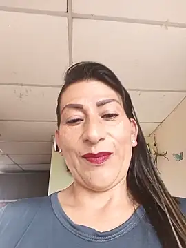 Snapshot of Lucia_Rios chatting on June 12, 2026, 5:01 pm Lucia Rios online show from June 12, 2026, 5:01 pm