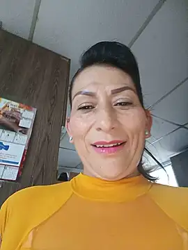 Snapshot of Lucia_Rios chatting on July 9, 2026, 10:14 pm Lucia Rios online show from July 9, 2026, 10:14 pm