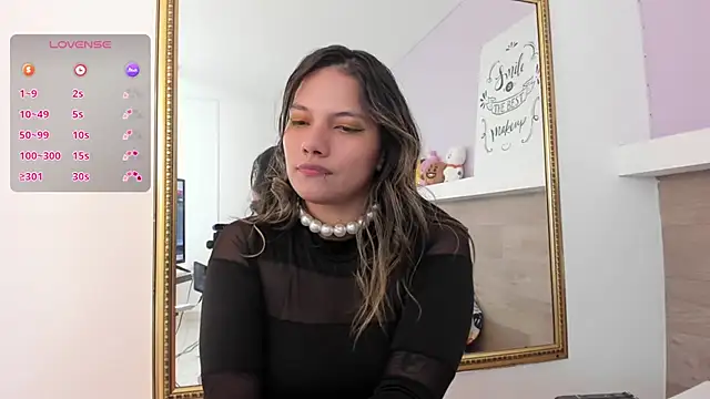 EmmaSanchez  online show from April 30, 2026, 8:48 pm