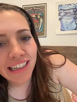 hollyharmd online show from April 3, 2026, 2:31 am