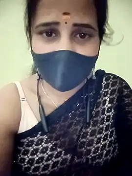 Snapshot of Tamil_Rani- chatting on April 21, 2026, 6:23 pm Tamil Rani- online show from April 21, 2026, 6:23 pm