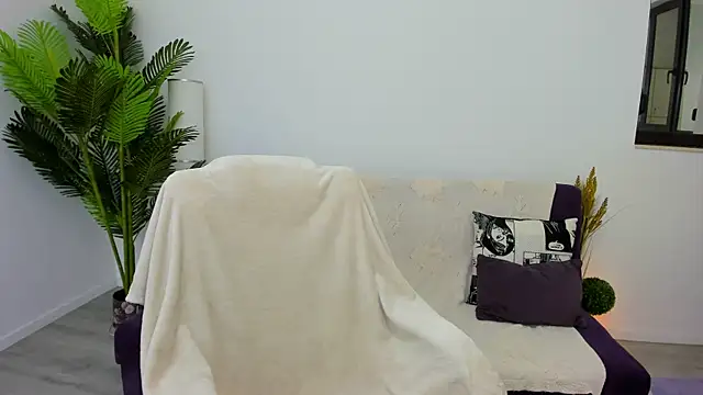 Karinna Shine online show from March 3, 2026, 4:24 pm