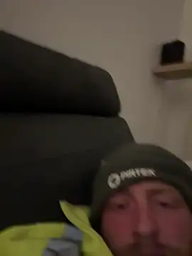 Ollie25195 online show from March 2, 2026, 7:32 pm