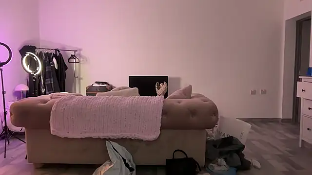 Naughtyblondex online show from April 24, 2026, 9:39 pm