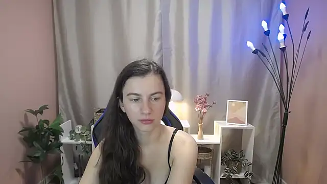 Snapshot of MistyBree chatting on July 17, 2026, 8:10 am MistyBree online show from July 17, 2026, 8:10 am