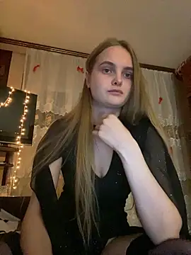 LunaVey online show from May 26, 2026, 6:26 pm