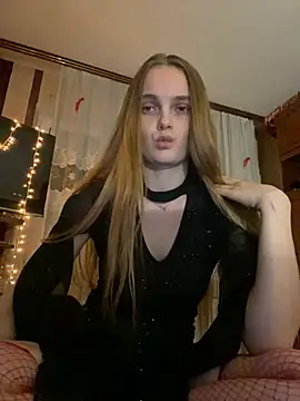 LunaVey online show from June 3, 2026, 6:35 pm