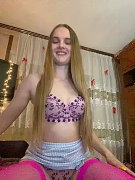 LunaVey online show from July 24, 2026, 7:01 pm