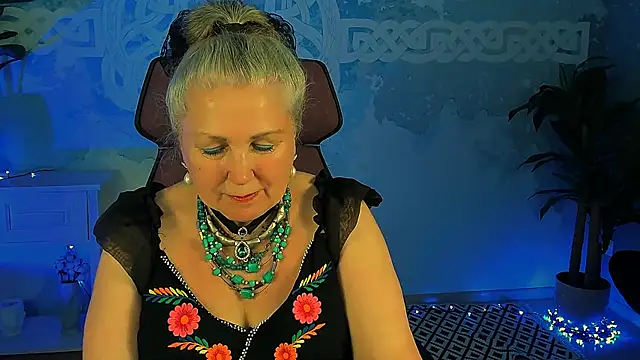 Snapshot of LilaMaharani chatting on May 18, 2026, 1:06 pm LilaMaharani online show from May 18, 2026, 1:06 pm
