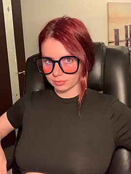 Snapshot of VelvetChloe chatting on June 20, 2026, 6:54 pm VelvetChloe online show from June 20, 2026, 6:54 pm