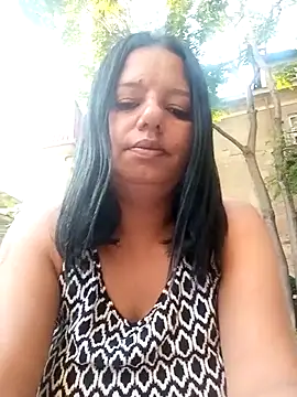 Snapshot of roxana_e43 chatting on June 26, 2026, 4:55 pm roxana e43 online show from June 26, 2026, 4:55 pm