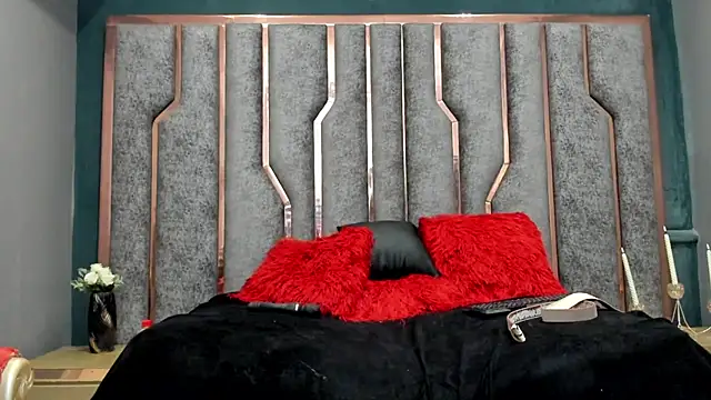 Snapshot of LaurenPaulson chatting on February 28, 2026, 9:38 pm LaurenPaulson online show from February 28, 2026, 9:38 pm