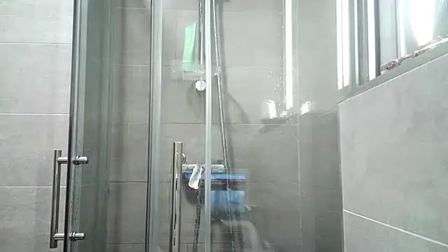 Snapshot of itsmemayarose chatting on June 3, 2026, 3:50 pm itsmemayarose online show from June 3, 2026, 3:50 pm